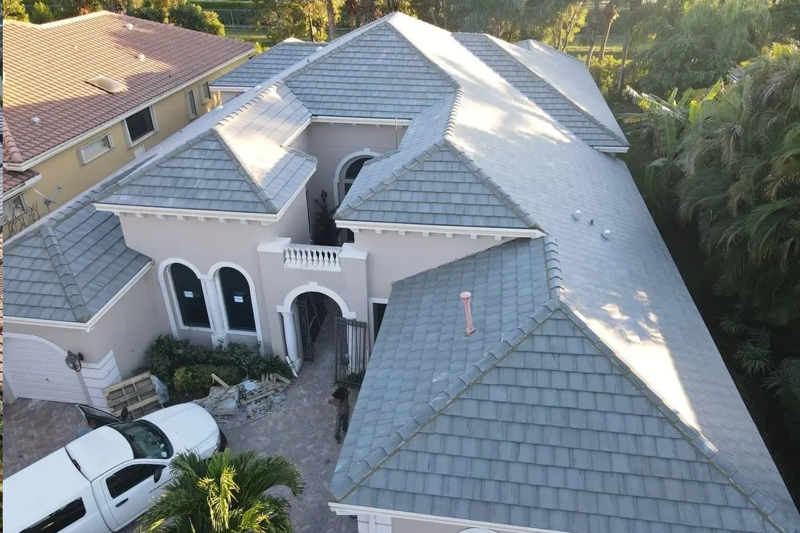 Dream Team Roofing crew